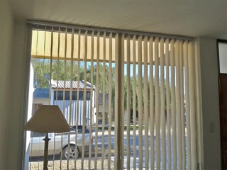 Ventanas con cortinas americanas
